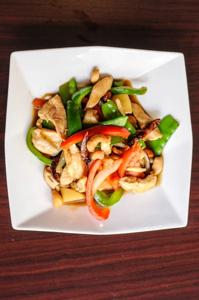 Stir-Fried Cashew Chicken — Stock Photo, Image