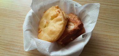 Yan yemekler yemeğin tadını çıkarmana yardımcı olur.