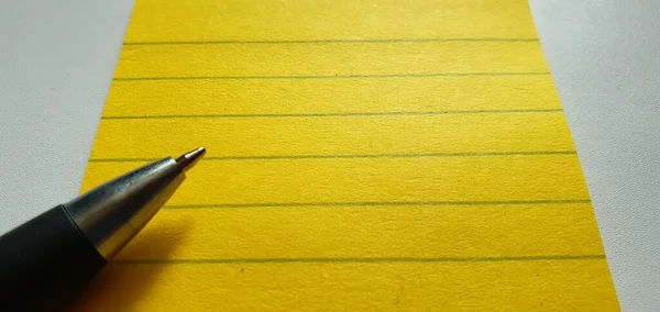 Yellow Note Paper Ballpoint Pen — Stock Photo, Image