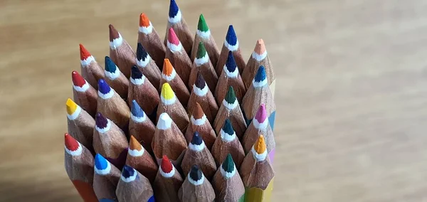 Mooie Gekleurde Potloden Van Verschillende Kleuren — Stockfoto