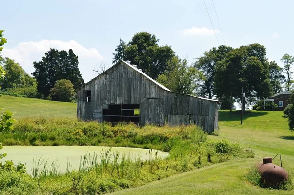 Ancienne grange à la ferme — Photo