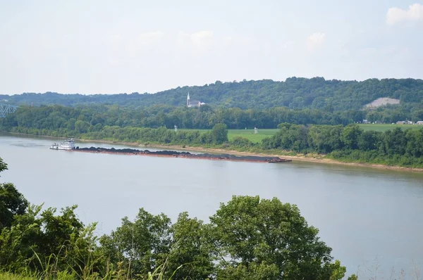 Vue panoramique sur la rivière — Photo