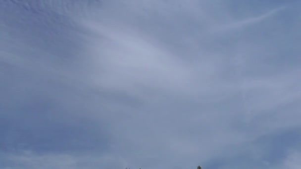 Güneş tutulması sırasında hafif bulut zaman atlamalı — Stok video