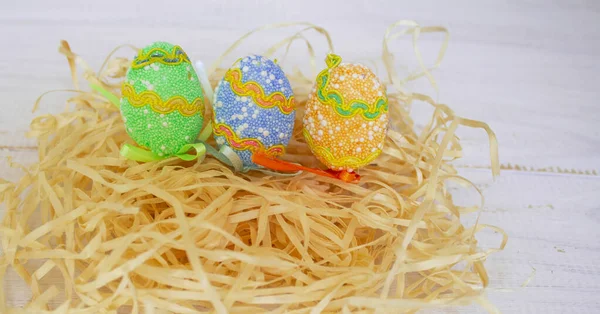 Easter eggs on a white background. copyspace. — Stock Photo, Image