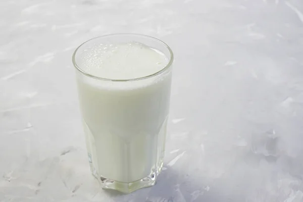 Leckere Frische Milch Auf Weißem Holzgrund Ein Glas Milch Kopierraum — Stockfoto