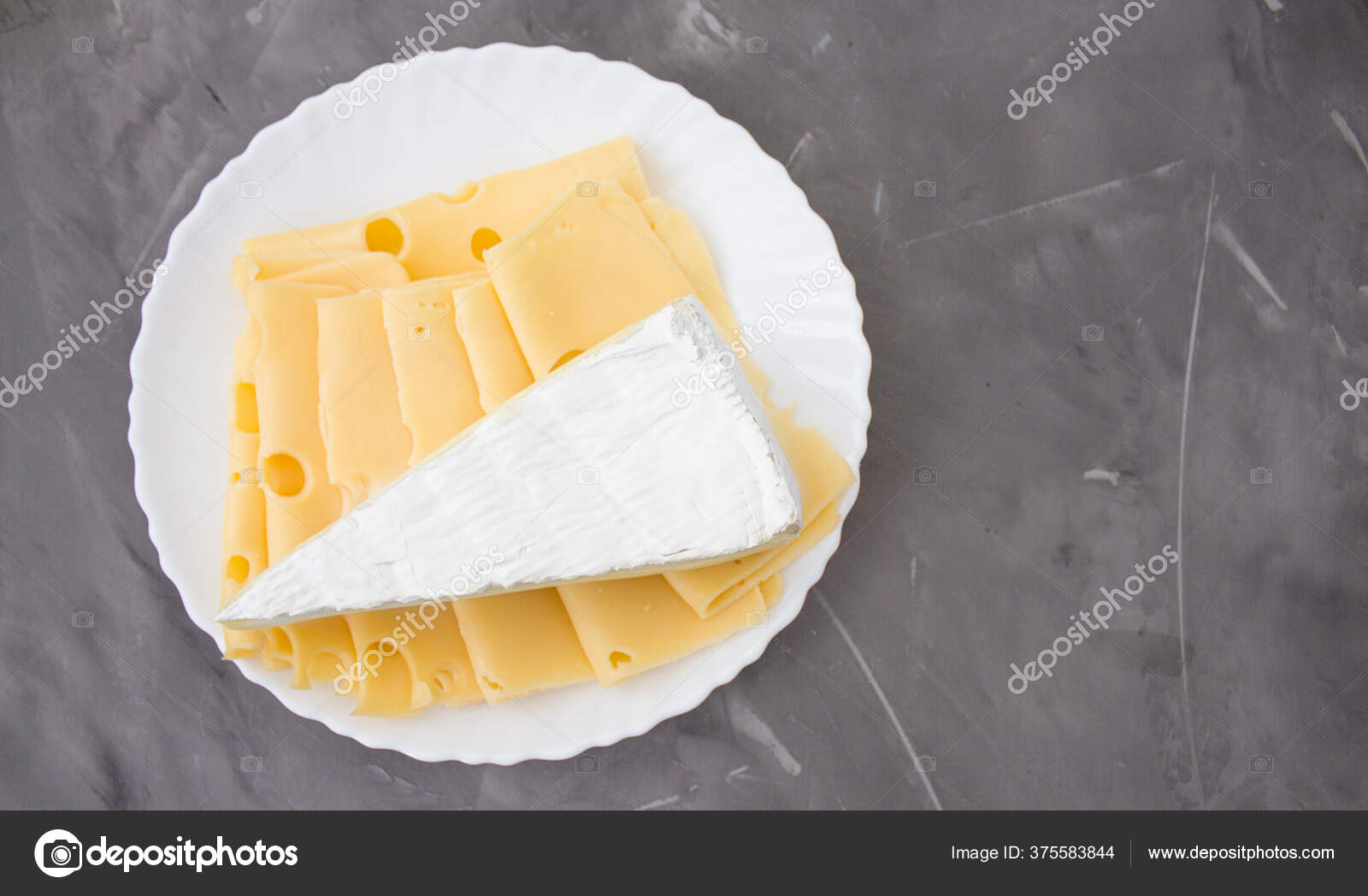 Kasescheiben Mittelharter Kase Hausgemachter Oder Schweizer Kase Und Hartkase Auf Stockfotografie Lizenzfreie Fotos C Dzjuba149 Gmail Com 375583844 Depositphotos