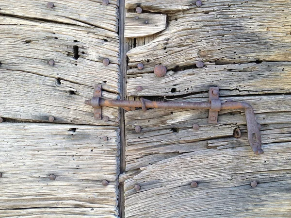 Rustikale alte Holztür — Stockfoto