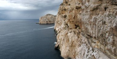 Alghero - Sardunya (İtalya). Neptune'nın mağara - Escala del Cabiro