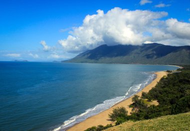 Sakin gün plajda, kuzeyde Queensland, Avustralya
