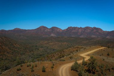 Yoldayım Flinders aralıklar, Avustralya