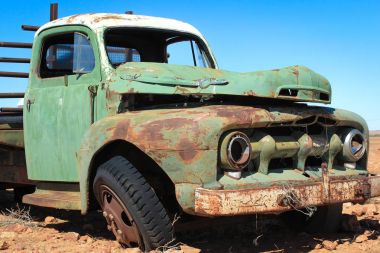 eski Avustralya outaback kamyon almak