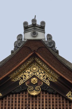 Üst çıkıntısı, siding ve İmparatorluk Sarayı Salonu'nda gable.
