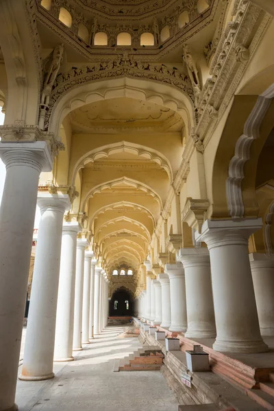 Galería de columnas en el Palacio de Nayak . — Foto de Stock