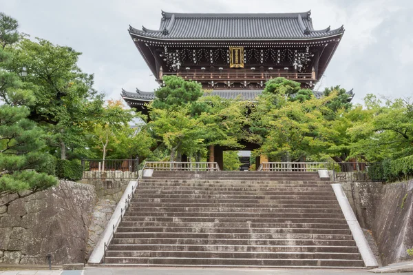 Anıtsal kapı Kurodani Budist tapınağı. — Stok fotoğraf