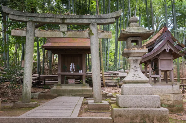 Sanctuaire shintoïste au temple bouddhiste Shorenin . — Photo