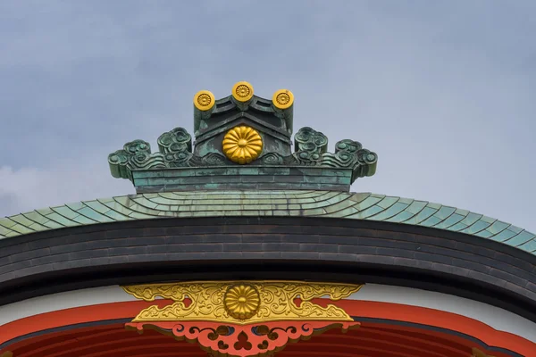 Дах crest в Fushimi-Inari Taisha Shinto Shrine. — стокове фото