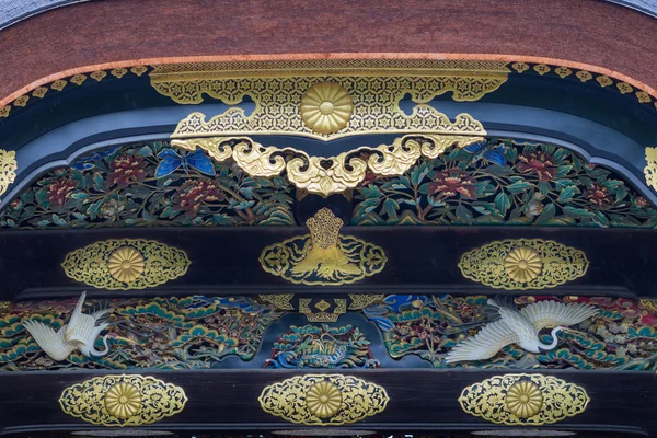 Primer plano de la talla en madera en la puerta de Kara-mon en el castillo de Nijo . — Foto de Stock
