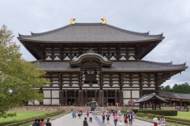 En büyük Buda heykeli konut Todai-ji Tapınağı Önden Görünüm.