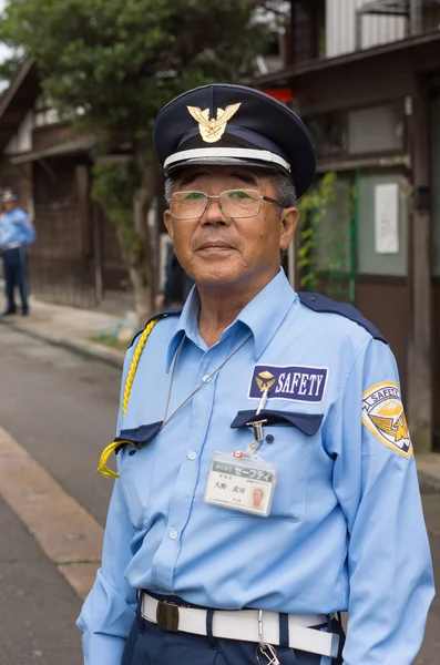 Diretor de tráfego e oficial de segurança em Kanazawa . — Fotografia de Stock