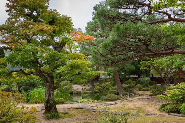 Jardim na mansão do governo Takayama Jinya . — Fotografia de Stock