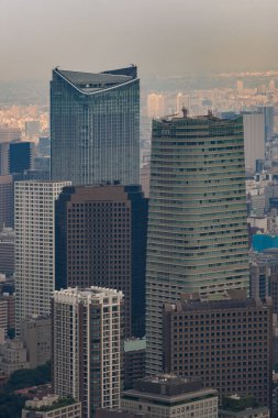 Tokyo Mori kuleleri portresi.