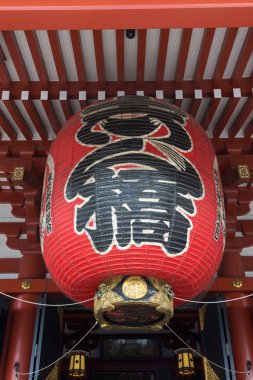 Tokyo Senso-ji Budist tapınağı'nda dev kağıt fener.