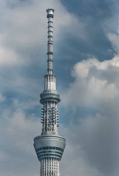 La cima de la alta torre Skytree en Tokio . —  Fotos de Stock