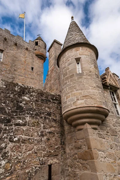 Watchtower above gate at Cowdor Castle. — Stock Photo, Image