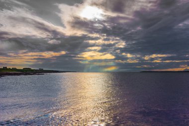 Orkney, Atlantik Okyanusu şelaleden akşam.