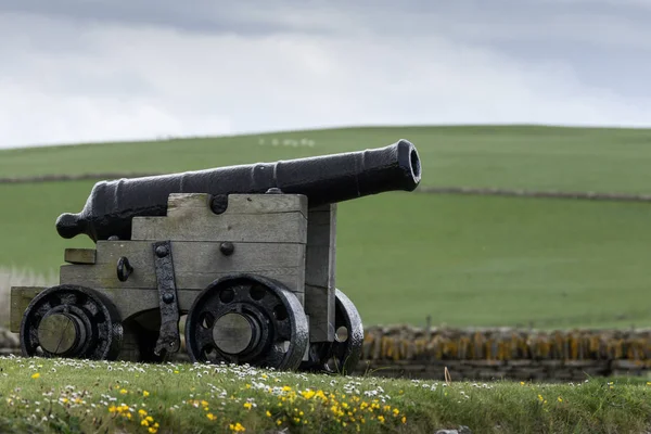Cannon à Skara Brae colonie néolithique . — Photo