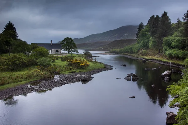 Pastoral landscape along Hope River in North Scotland. — Stock Photo, Image