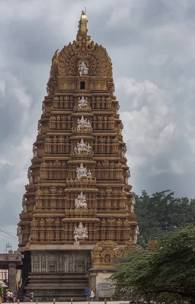 Norra kortsidan av Srikanteshwara Gopuram i Nanjangud. — Stockfoto