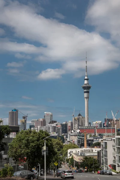Sky Tower desde College Hill, Auckland . — Foto de Stock