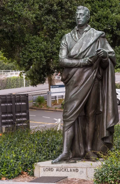 Estatua de Lord Auckland en la Plaza Aotea en Auckland . — Foto de Stock