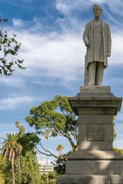 Estátua de Sir George Grey em Albert Park, Auckland . — Fotografia de Stock