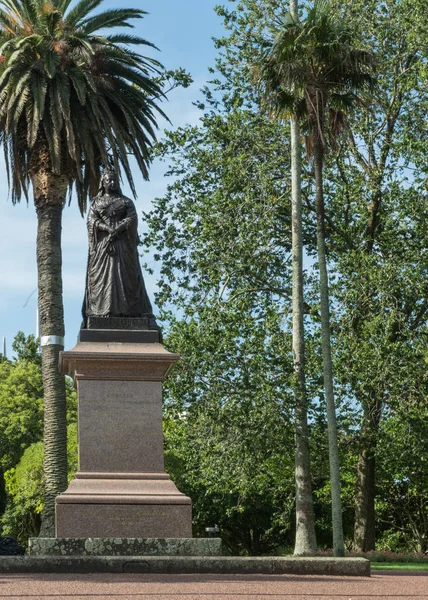 アルバート公園、オークランドでビクトリア女王の像. — ストック写真