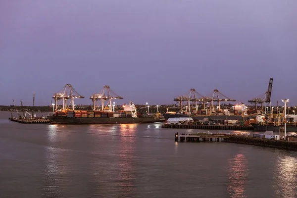 Terminale container Auckland al tramonto . — Foto Stock