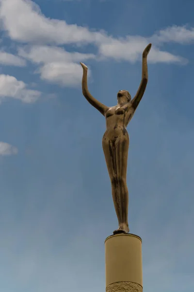 クローズ アップのトーマス ・ Gilray 記念像とネーピアの噴水. — ストック写真