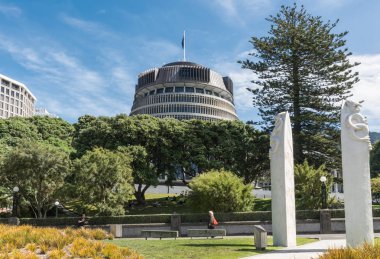 Arı kovanı idari binanın arkasına Wellingto Maori sembolleri