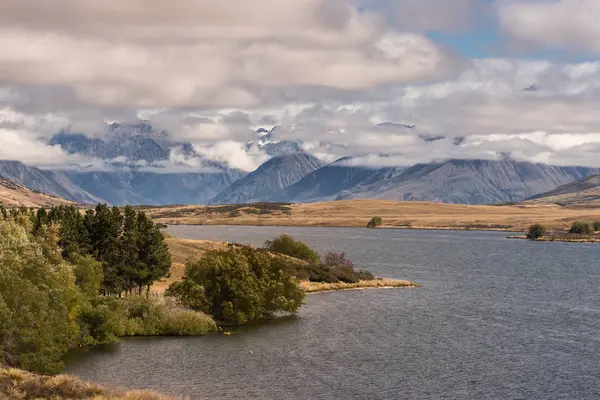 Wysokogórskim za jeziorem Clearwater, Nowa Zelandia. — Zdjęcie stockowe