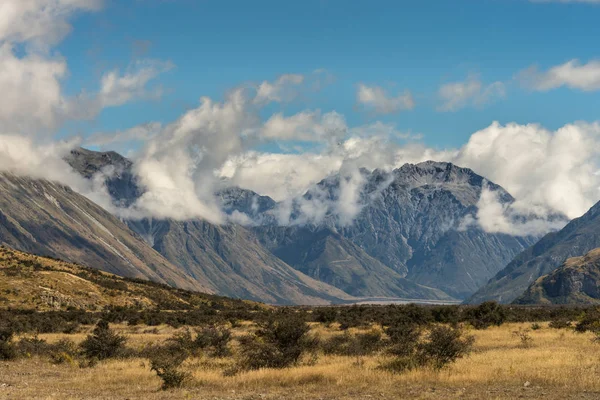 Cordillera alta alrededor de Middle Earth Rock, Nueva Zelanda . —  Fotos de Stock