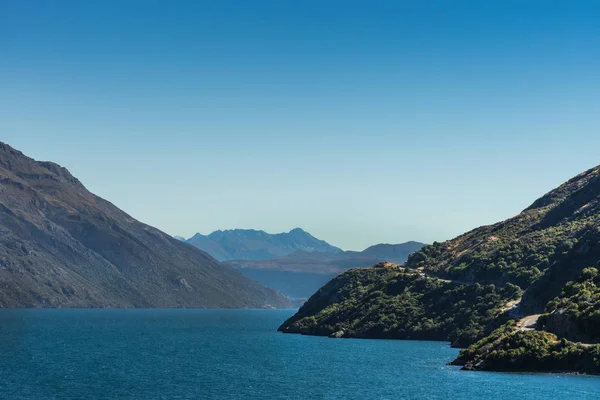 Północne ramię jeziora Wakatipu w pobliżu Eifin Bay, Nowa Zelandia. — Zdjęcie stockowe
