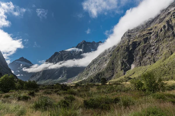 Majom Creek hegyek Fiordland Nemzeti Park, Új-Zéland. — Stock Fotó