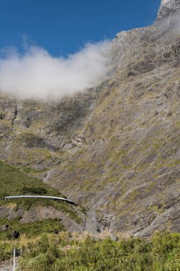 Dağlar Hommer tünel Fiordland Milli Parkı'nda, yeni Ze altında