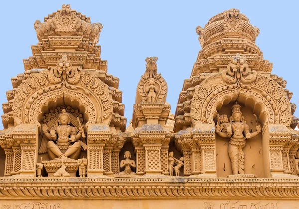 Dual shiva statues at Srikanteshwara Temple in Ganjangud, India. — Stock Photo, Image