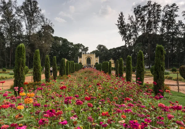 Park von Tipu Sultan Sommerpalast, Mysore, Indien. — Stockfoto