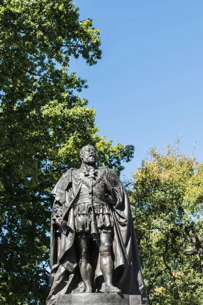 ホバート, オーストラリアの王エドワード Vii の彫像のクローズ アップ. — ストック写真