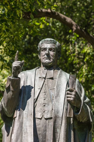 Buste van Albert George Ogilvie standbeeld in het centrum van Hobart, Austral — Stockfoto