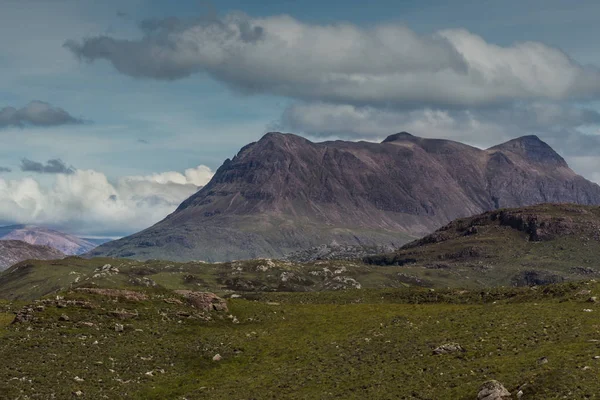 Crête de montagne à l'est de Loch Buine Moire, Écosse . — Photo