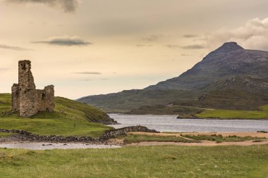 Castle Ardvreck Loch Assynt Dağı, İskoçya.